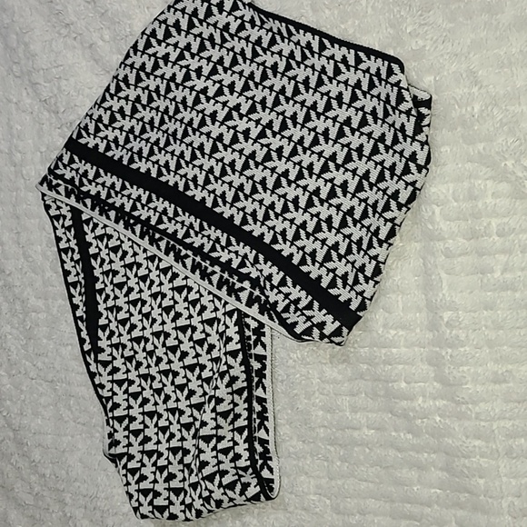 Michael Kors Infinity Scarf - Picture 1 of 7